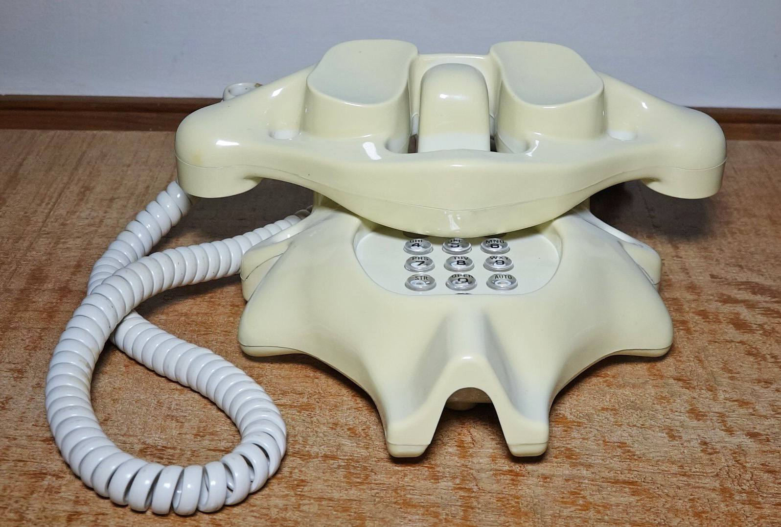 Atlas/Axis Bone Phone